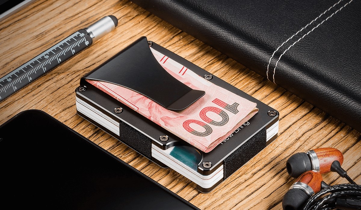 Best dropshipping Fashion products: RFID Wallet