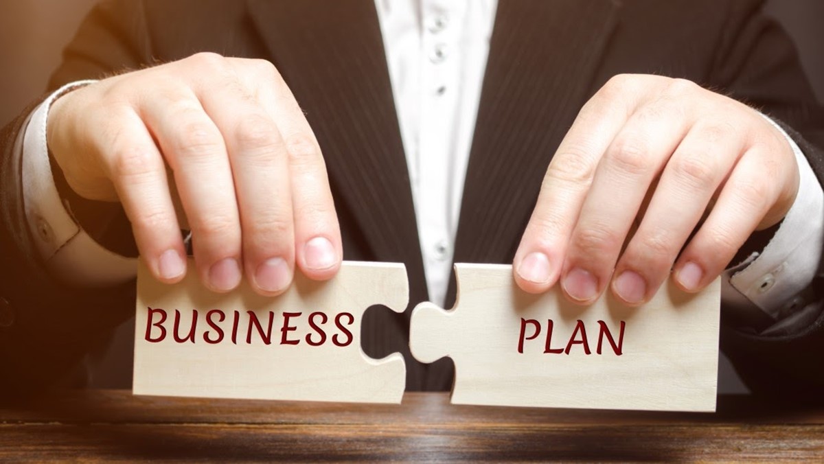 Become an online retailer: build business plan